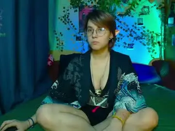 Trickykitsune  live sex cam