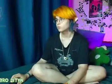 Trickykitsune  live sex cam