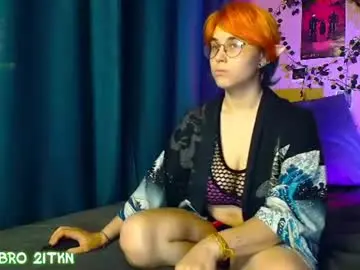 Trickykitsune  live sex cam