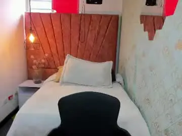 Zoe__taylor__  live sex cam