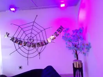 Lilith_brook  live sex cam
