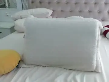 Mommy4y  live sex cam