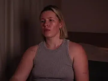 Amiamore  live sex cam
