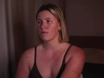 Amiamore  live sex cam