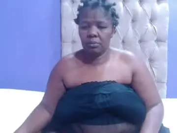 Curveychubbyzoe  live sex cam