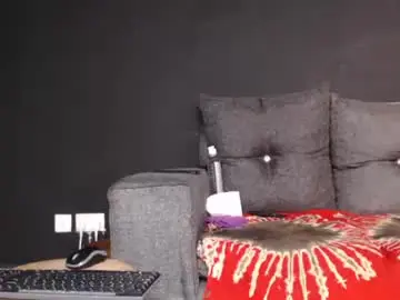Darktinashe  live sex cam