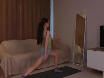 Lynettebails  live sex cam