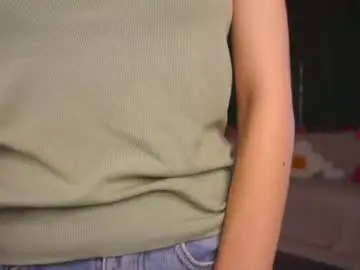 Lynettebails  live sex cam
