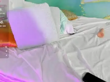 Milkavelvett  live sex cam