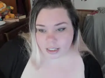 Plumpkittykat  live sex cam