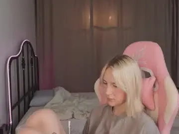 Pretty_smile_baby  live sex cam