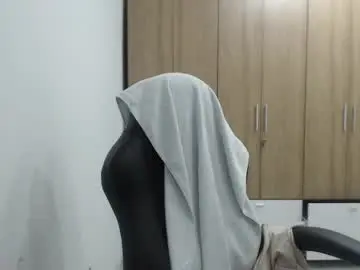 Roxanalove7  live sex cam