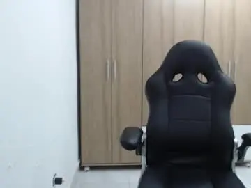 Roxanalove7  live sex cam