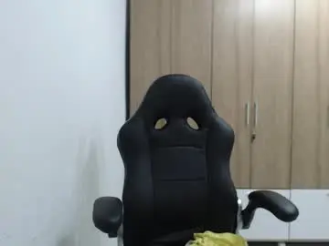 Roxanalove7  live sex cam