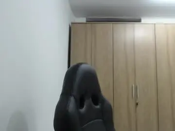 Roxanalove7  live sex cam