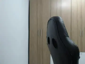 Roxanalove7  live sex cam