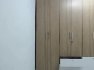 Roxanalove7  live sex cam