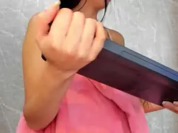 Sophi_thaylorr  live sex cam