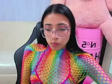 Valeriie_a  live sex cam