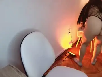 Emily_haze  live sex cam