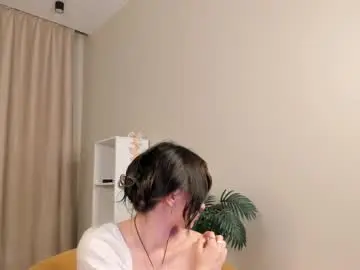 Ingachaudoin  live sex cam