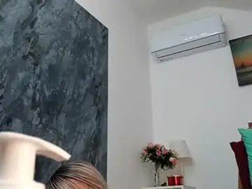 Julianejae  live sex cam