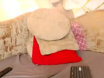 Nylaroyale_cr  live sex cam