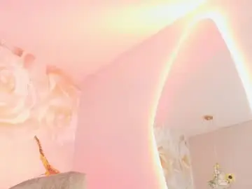 Nylaroyale_cr  live sex cam
