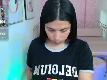 Small_naugthy  live sex cam