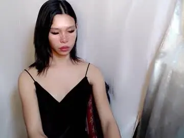 Urasian_prettyjane  live sex cam