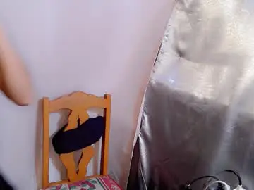 Urasian_prettyjane  live sex cam