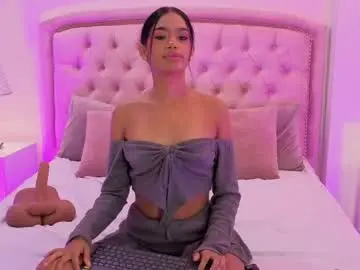 Chloemoon10  live sex cam