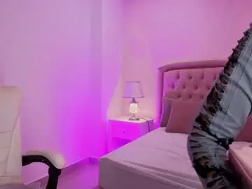 Chloemoon10  live sex cam