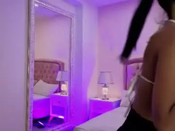 Chloemoon10  live sex cam