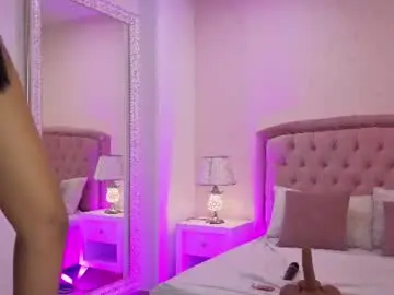 Chloemoon10  live sex cam