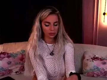 Pearlplenty  live sex cam