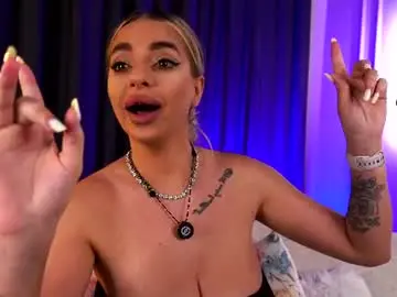Pearlplenty  live sex cam