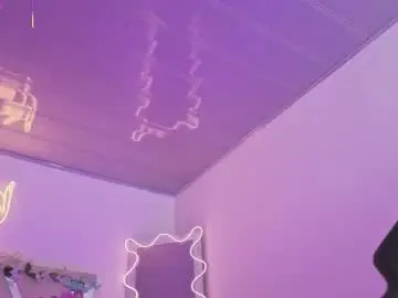 Zury_tay  live sex cam