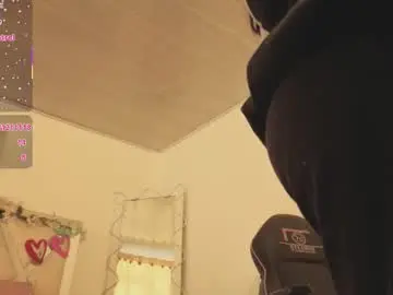 Zury_tay  live sex cam