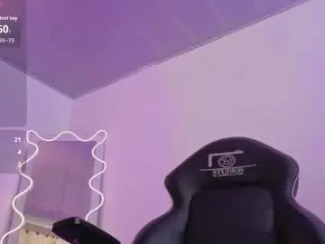 Zury_tay  live sex cam