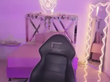 Zury_tay  live sex cam