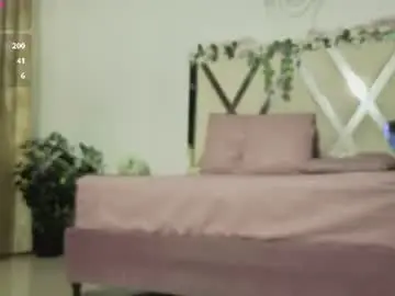 Zury_tay  live sex cam