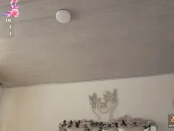 Zury_tay  live sex cam