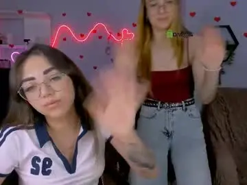Kiki_swan  live sex cam