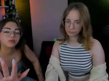Kiki_swan  live sex cam