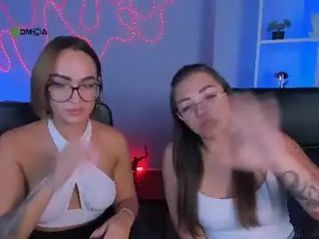 Kiki_swan  live sex cam