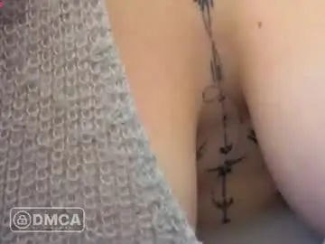 Lunarblush  live sex cam