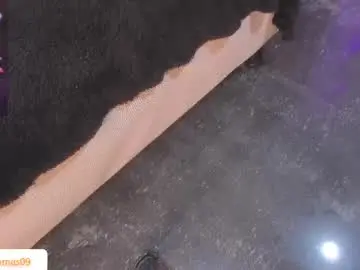 Lysa_thomas9  live sex cam