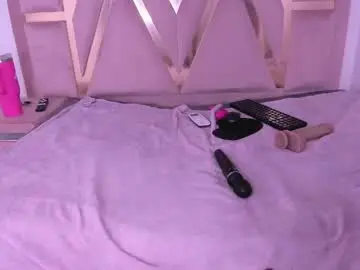 Ambarglowasm  live sex cam
