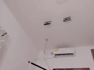 Daviana_hills  live sex cam
